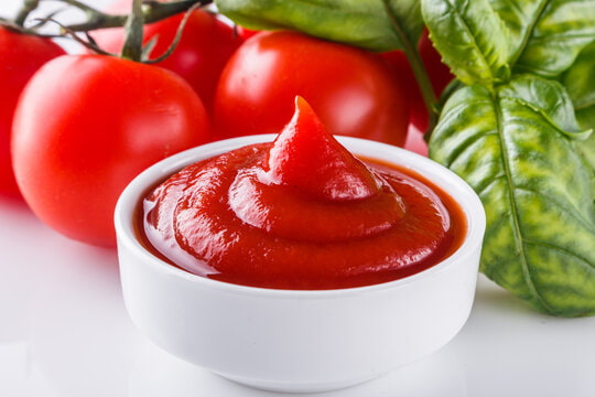 تصویر 3 از رب گوجه فرنگی رعنا با ساختار غنی و مناسب ایجاد لایه های عمیق طعم در پخت